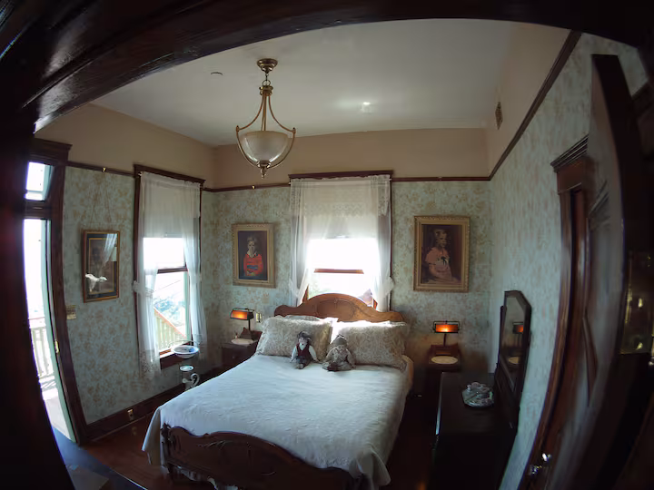 John Riordan House - Photo 25